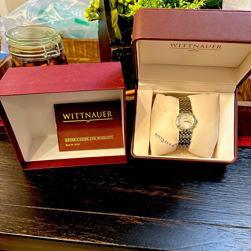 New Woman’s WITTNAUER WARWICK W/ DIAMONDS Watch/case,owners guide,new battery